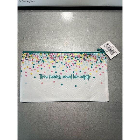 ‎Thrive Cosmetics Makeup Pouches - Picture 8 of 10